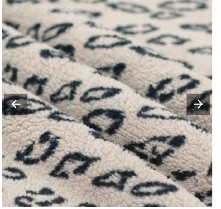 Fleece Leo Print