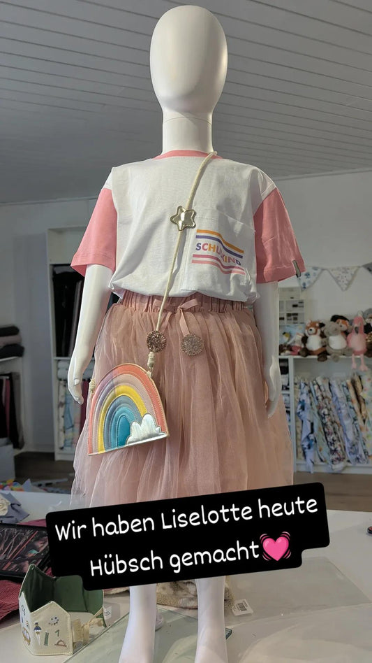 Der große Tag rückt näher: Zauberhafte Outfits & Begleiter für die Einschulung 🎒✨