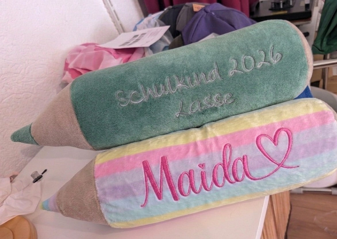 Stiftkissen mit Bestickung